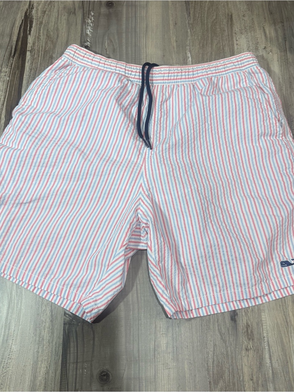 Vineyard Vines Seersucker stripe Swim Trunks Size Small RN134578